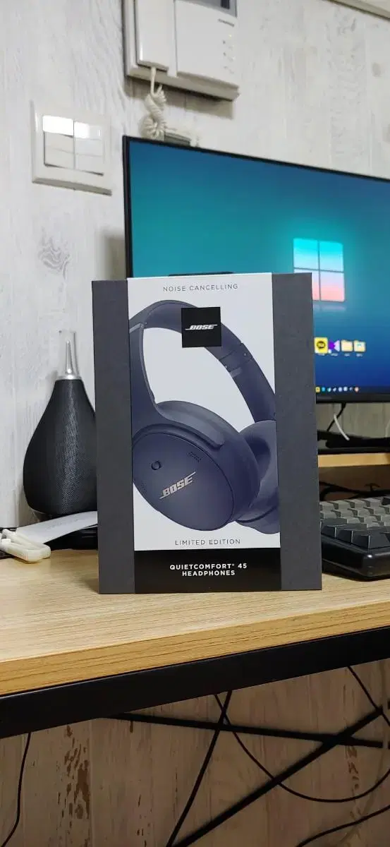 Bose QC45 미드나잇 블루 판매합니다.